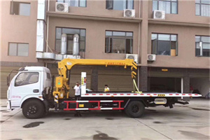 雁塔附近汽车轮胎更换